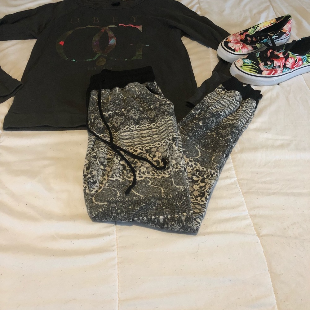 NWOT Tillys Joggers